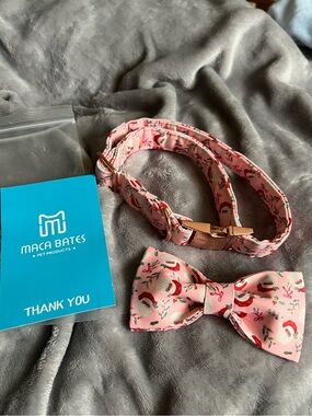 Maca Bates Pet Pink Cloth Santa & Holly Bow & Collar, Rose Color Hardware, new